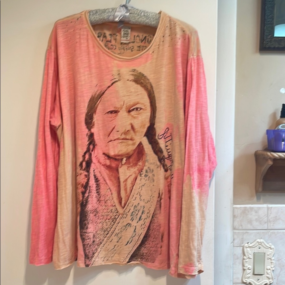Magnolia Pearl, pink graphic long sleeve shirt